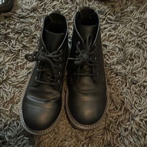 Boys cat & Jack boots black